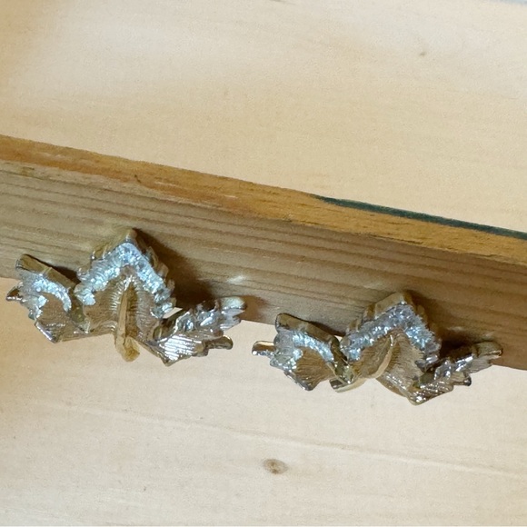 Two Toned Sarah Coventry Vintage Leaf Maple Fall Autumn Pin Brooch - Picture 3 of 10